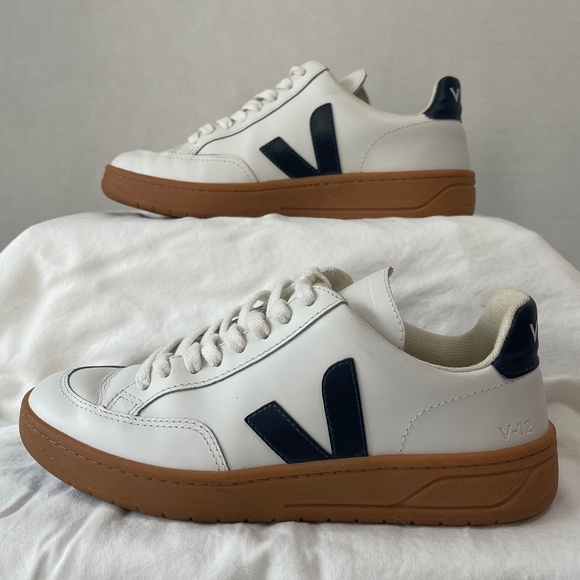 Veja V-12 Sneakers - Picture 1 of 6